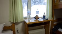2011-02-08 Travel to Hirafu and skiing 08.jpg
