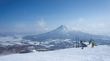 2011-02-09 Travel to Hirafu and skiing 16.jpg